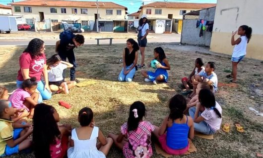 Projeto Pedagogia na Rua realiza ação no Bairro Vista Alegre